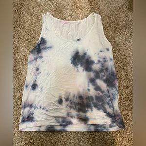 Multicolored tank